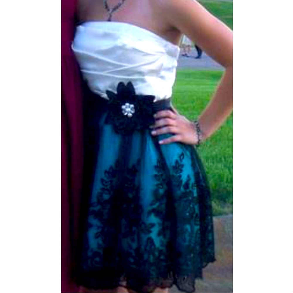 Speechless Dress / Size 5 juniors / Blue, White, Black / Prom & Homecoming